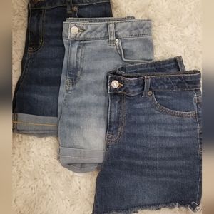 Girls Cat & Jack set of shorts